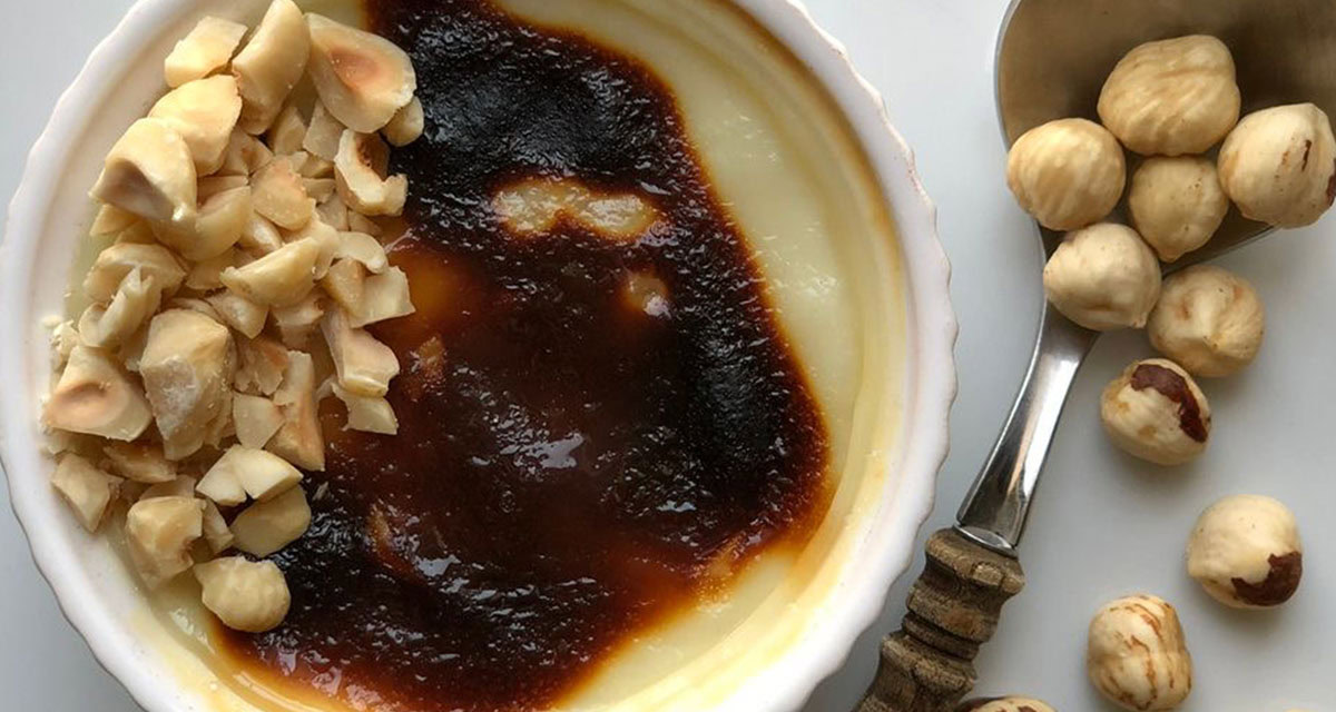 close up of creme brulet